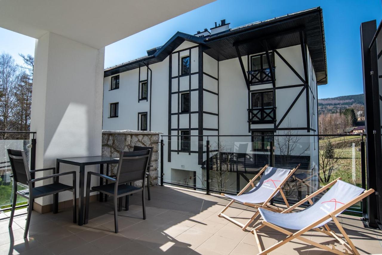Apartamenty Amira W Kompleksie Apartamenty Piano ชเวียราโดว์-สโดรยจ์ ภายนอก รูปภาพ