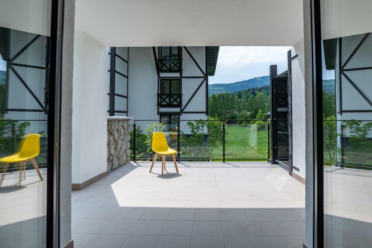 Apartamenty Amira W Kompleksie Apartamenty Piano ชเวียราโดว์-สโดรยจ์ ภายนอก รูปภาพ