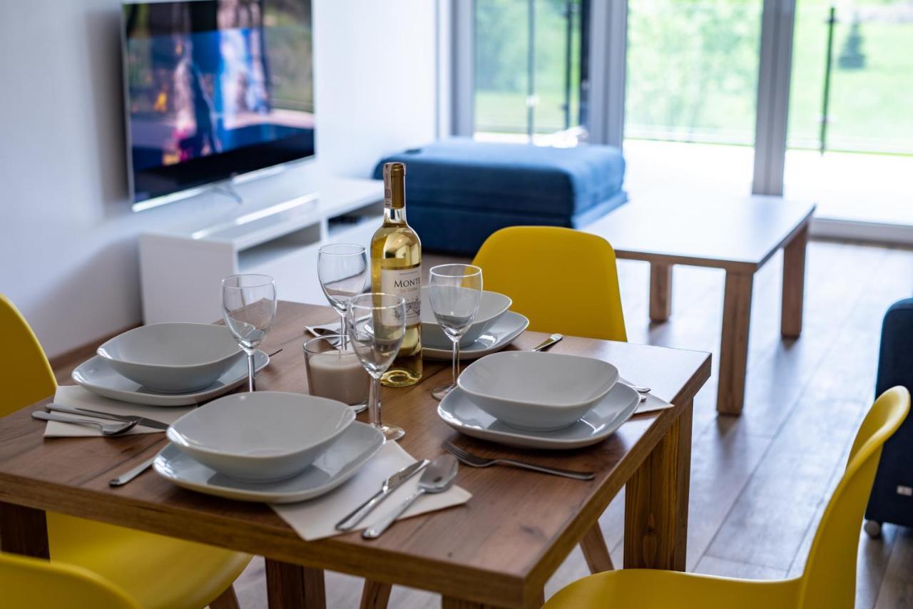 Apartamenty Amira W Kompleksie Apartamenty Piano ชเวียราโดว์-สโดรยจ์ ภายนอก รูปภาพ